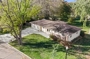 911 Neal Ave SW, Hutchinson, MN 55350 - Photo 6