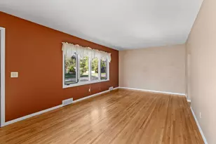 5254 Kentucky Ave N, Crystal, MN 55428 - Photo 6