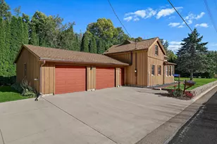 46652 Riverview Dr, La Crescent, MN 55947 - Photo 1