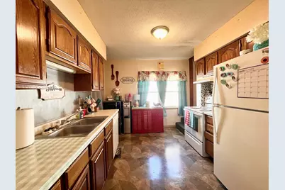904 3rd Street SW, Willmar, MN 56201 - Photo 6