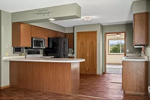 705 S 2nd St, La Crescent, MN 55947 - Photo 14