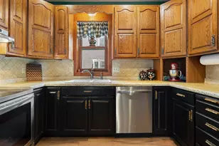911 6th St NW, Austin, MN 55912 - Photo 6