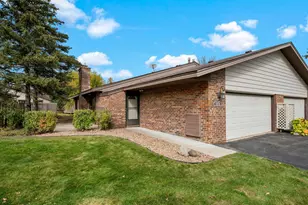 1070 Zanzibar Ln N, Plymouth, MN 55447 - Photo 2