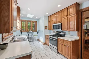 442 Mount Curve Blvd, Saint Paul, MN 55105 - Photo 18