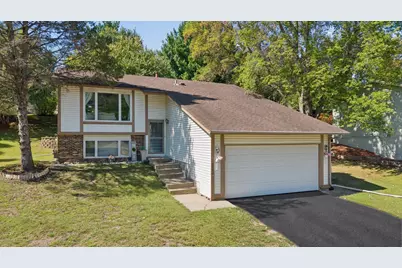 6242 Whispering Oaks Drive, Eden Prairie, MN 55346 - Photo 2
