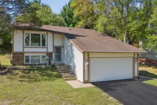 6242 Whispering Oaks Dr, Eden Prairie, MN 55346 - Photo 2