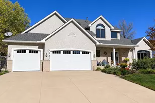 8441 W Lake Dr, Chanhassen, MN 55317 - Photo 1