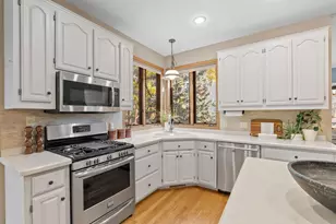 8441 W Lake Dr, Chanhassen, MN 55317 - Photo 6