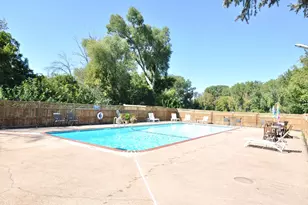 5845 Lake Curve Ln, Brooklyn Center, MN 55429 - Photo 8