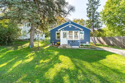 810 E Junius Avenue, Fergus Falls, MN 56537 - Photo 2