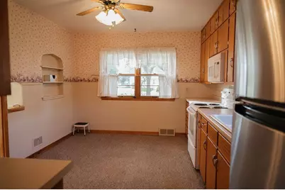 227 E 9th Street, Blue Earth, MN 56013 - Photo 10