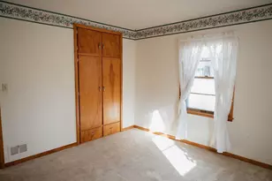 227 E 9th St, Blue Earth, MN 56013 - Photo 14