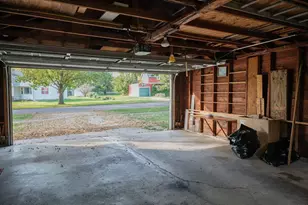 227 E 9th St, Blue Earth, MN 56013 - Photo 42