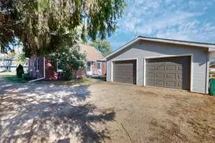 140 6th St SE, Glenville, MN 56036 - Photo 20