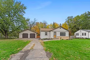 420 2nd St SE, Braham, MN 55006 - Photo 2
