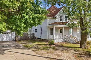 302 2nd St NW, Bertha, MN 56437 - Photo 2