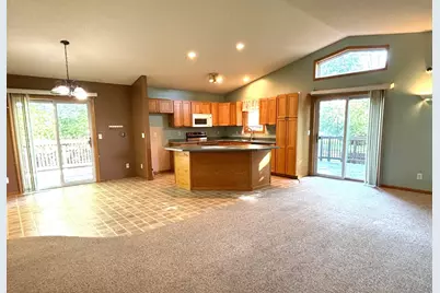322 Oriole Avenue N, Thief River Falls, MN 56701 - Photo 6