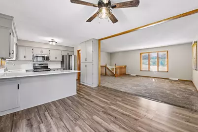 2621 Emerald Lane, Shakopee, MN 55379 - Photo 10
