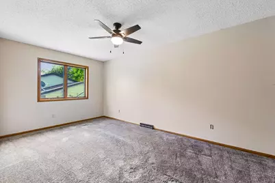 2621 Emerald Lane, Shakopee, MN 55379 - Photo 16