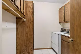 1235 Yale Pl, Minneapolis, MN 55403 - Photo 24