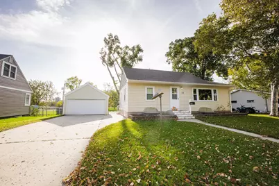 118 S Oregon Avenue, Morris, MN 56267 - Photo 1