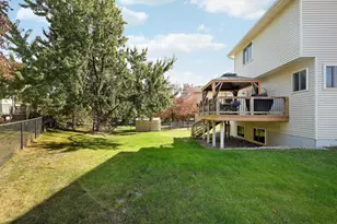 9736 Evergreen Ave N, Brooklyn Park, MN 55443 - Photo 58