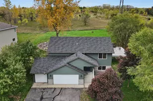 1609 25th St SE, Saint Cloud, MN 56304 - Photo 2
