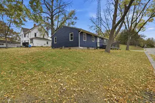 213 1st Ave SE, New London, MN 56273 - Photo 24