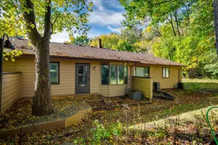 472 W Eagle Lake Dr, Maple Grove, MN 55369 - Photo 2