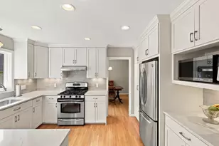 4772 London Ln, Eagan, MN 55122 - Photo 16