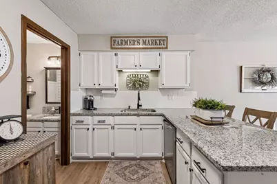 4679 Jackstone Point, Eagan, MN 55122 - Photo 6