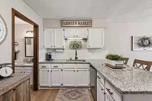 4679 Jackstone Point, Eagan, MN 55122 - Photo 6