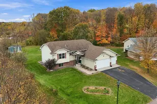 30530 Redding Ave, Shafer, MN 55074 - Photo 2