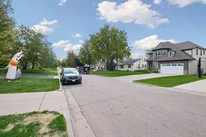 5905 Zenith Avenue S, Edina, MN 55410 - Photo 4