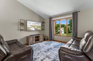 13632 Bryant Pl S, Burnsville, MN 55337 - Photo 8