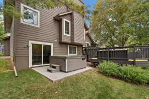 4696 Fairway Hills Dr, Eagan, MN 55123 - Photo 8