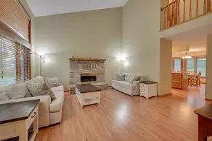 915 Park Knoll Dr, Eagan, MN 55123 - Photo 8