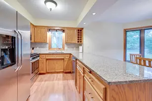 915 Park Knoll Dr, Eagan, MN 55123 - Photo 12