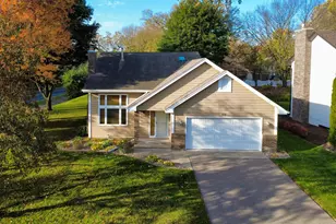 915 Park Knoll Dr, Eagan, MN 55123 - Photo 24