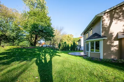 915 Park Knoll Drive, Eagan, MN 55123 - Photo 4