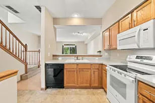 11679 Langford Cir, Burnsville, MN 55337 - Photo 10