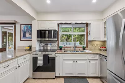 2755 Shadyview Lane N, Plymouth, MN 55447 - Photo 10