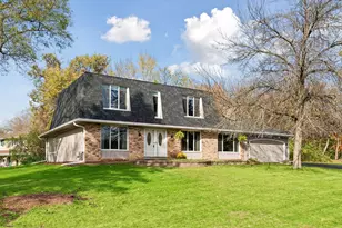 2755 Shadyview Ln N, Plymouth, MN 55447 - Photo 2