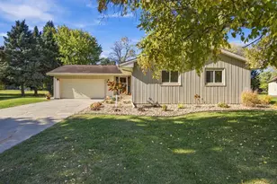 2601 Fairway Dr, Moorhead, MN 56560 - Photo 2