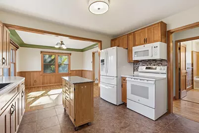 515 Roselawn Avenue E, Maplewood, MN 55117 - Photo 12