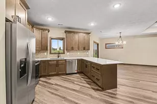 1511 Buffalo Ridge Dr, Luverne, MN 56156 - Photo 6