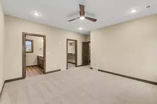 1511 Buffalo Ridge Dr, Luverne, MN 56156 - Photo 14