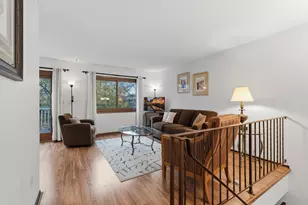 7112 Pontiac Cir, Chanhassen, MN 55317 - Photo 2