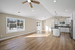 38558 Hawthorne Ave, North Branch, MN 55056 - Photo 4