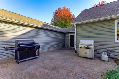 7697 Stillwater Way N, Oakdale, MN 55128 - Photo 38
